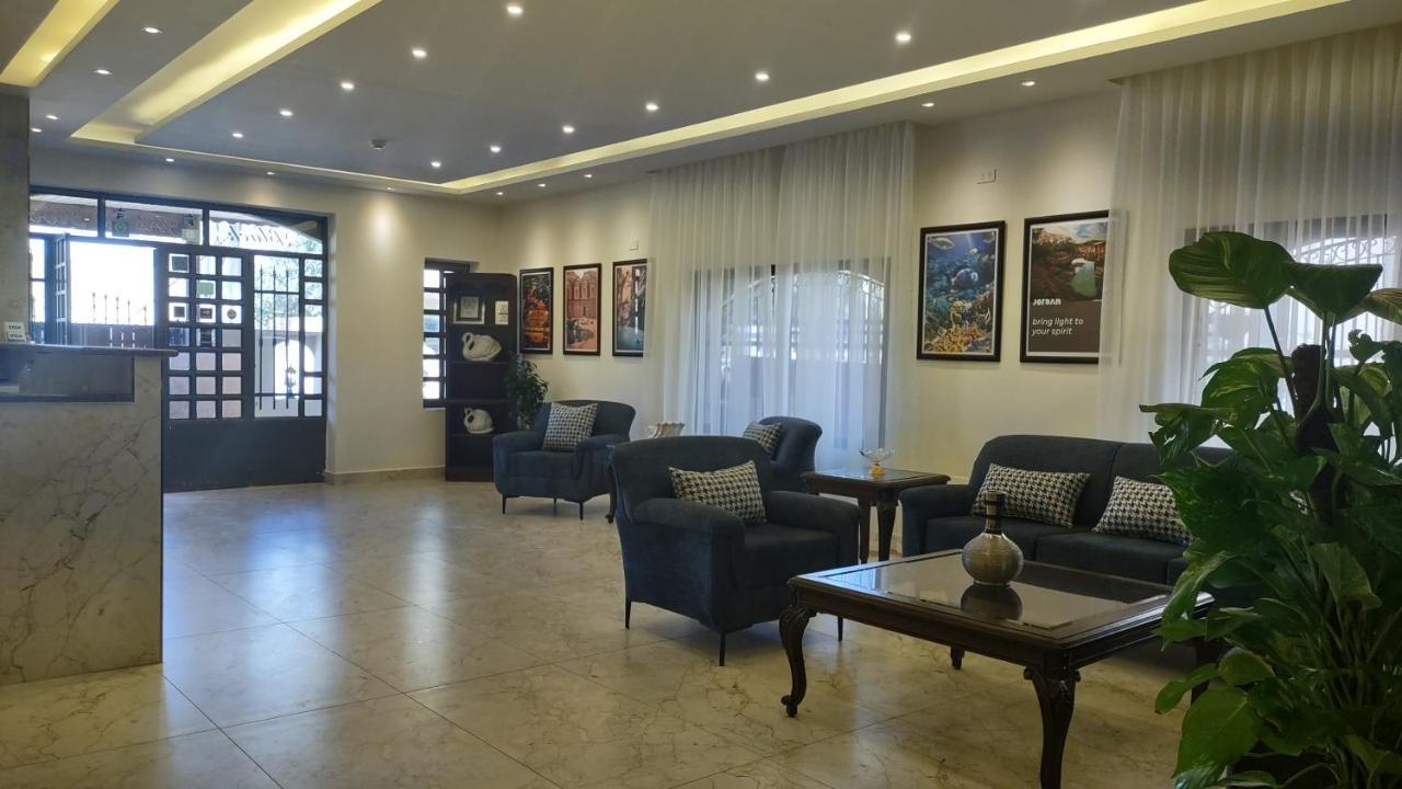 Black Iris Hotel Madaba Eksteriør billede