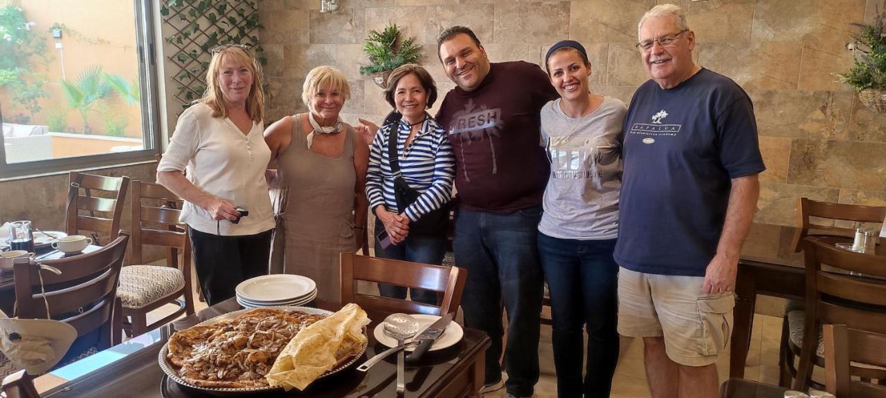 Black Iris Hotel Madaba Eksteriør billede
