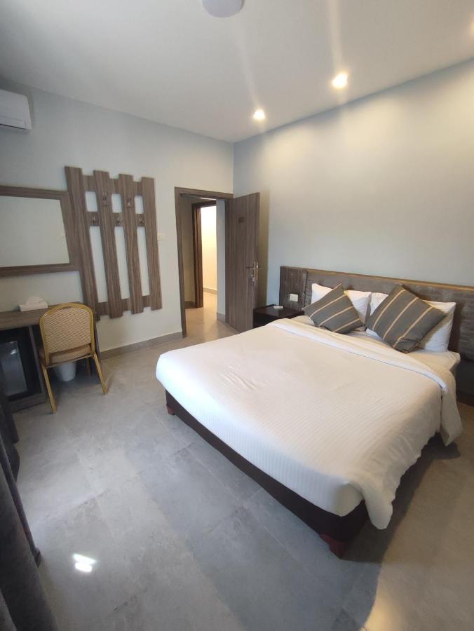 Black Iris Hotel Madaba Eksteriør billede