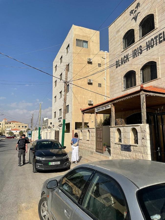 Black Iris Hotel Madaba Eksteriør billede