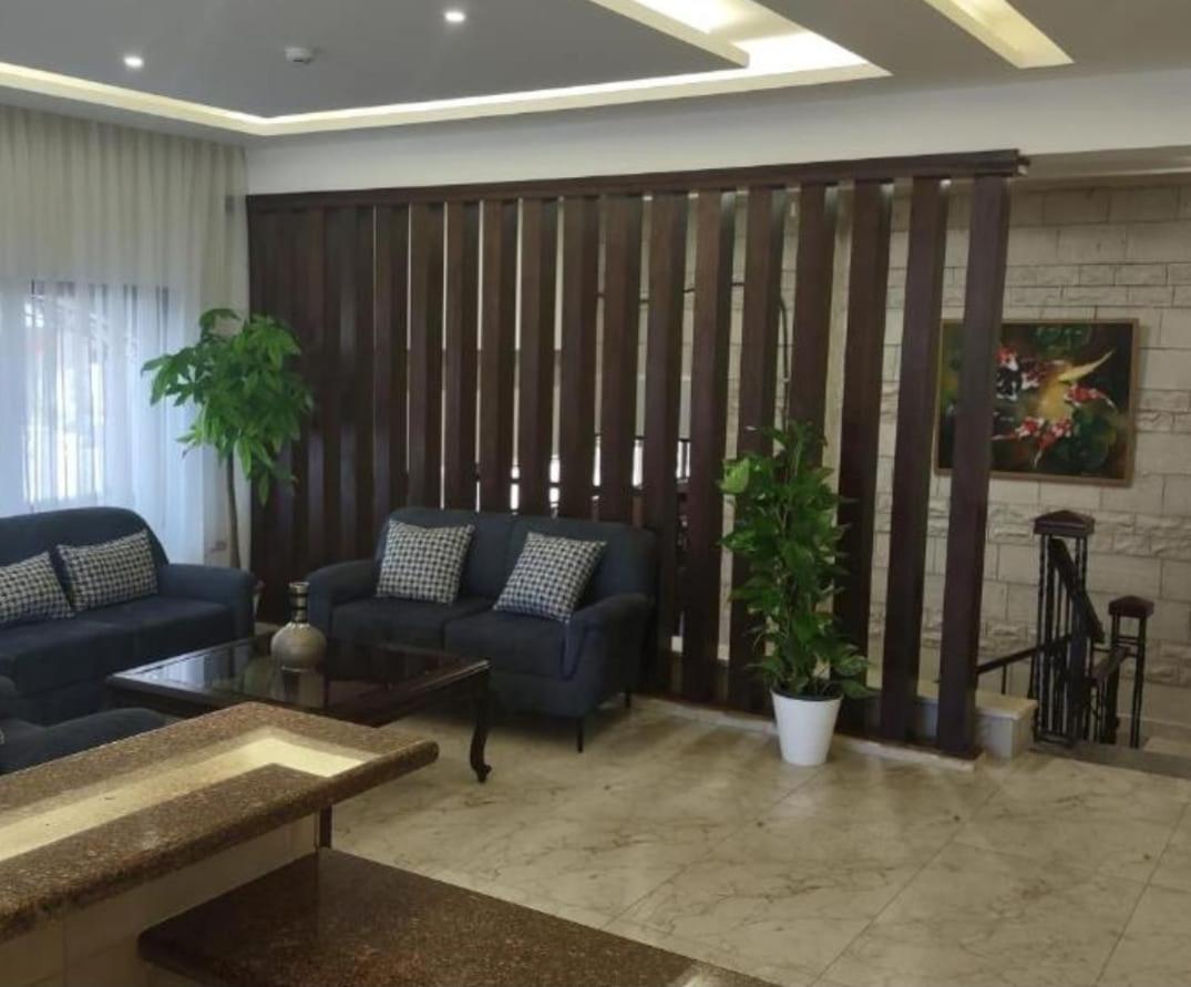 Black Iris Hotel Madaba Eksteriør billede